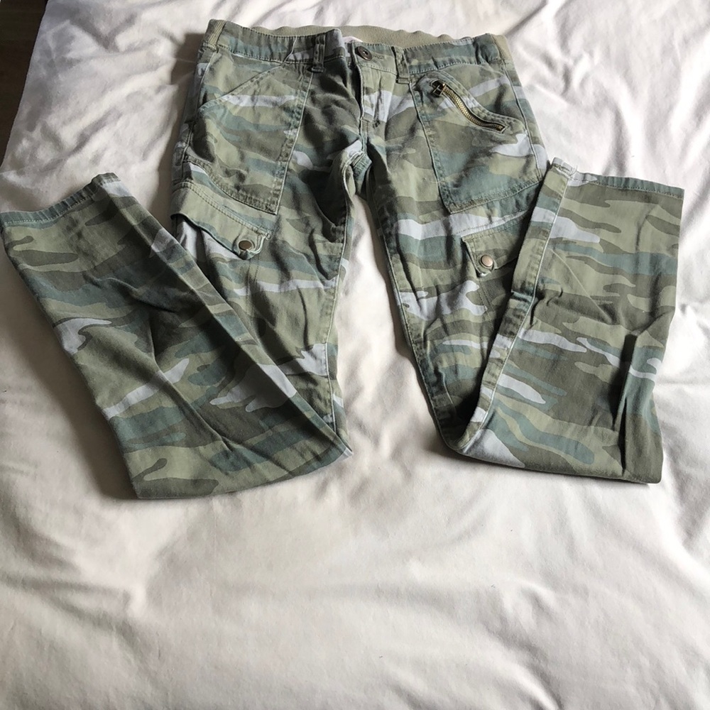 ✨Camo Pants ✨
